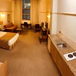 Royal Albert Hotel