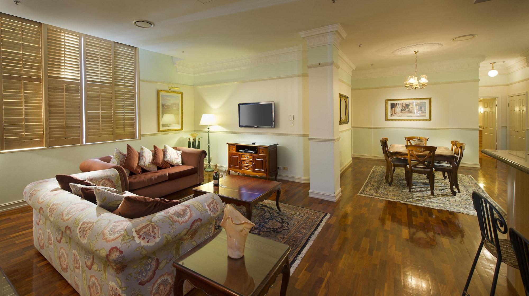 Royal Hotel